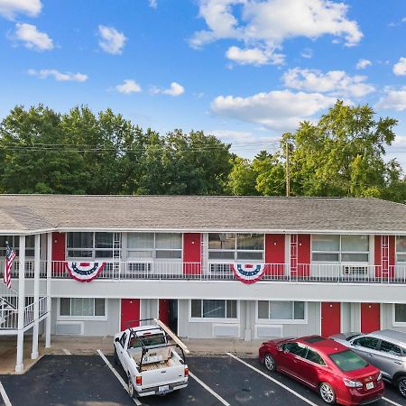 Grand Traverse Motel مدينة ترافيرز المظهر الخارجي الصورة