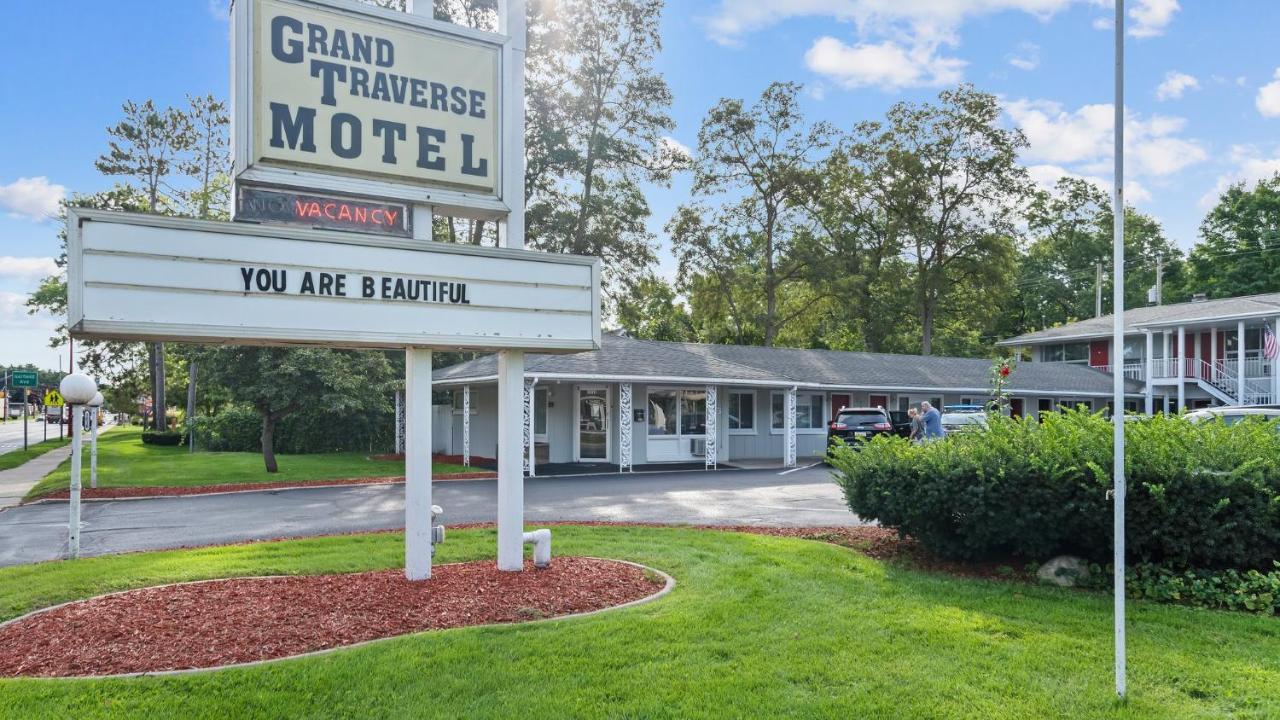 Grand Traverse Motel مدينة ترافيرز المظهر الخارجي الصورة