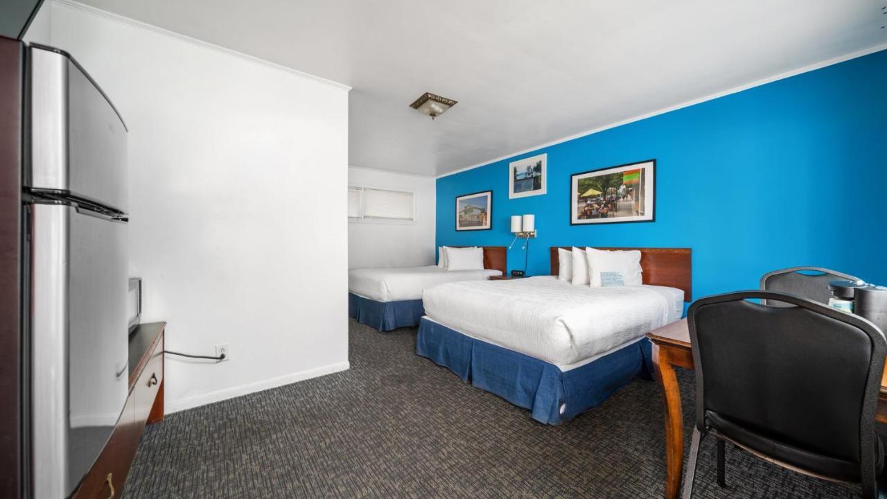 Grand Traverse Motel مدينة ترافيرز المظهر الخارجي الصورة