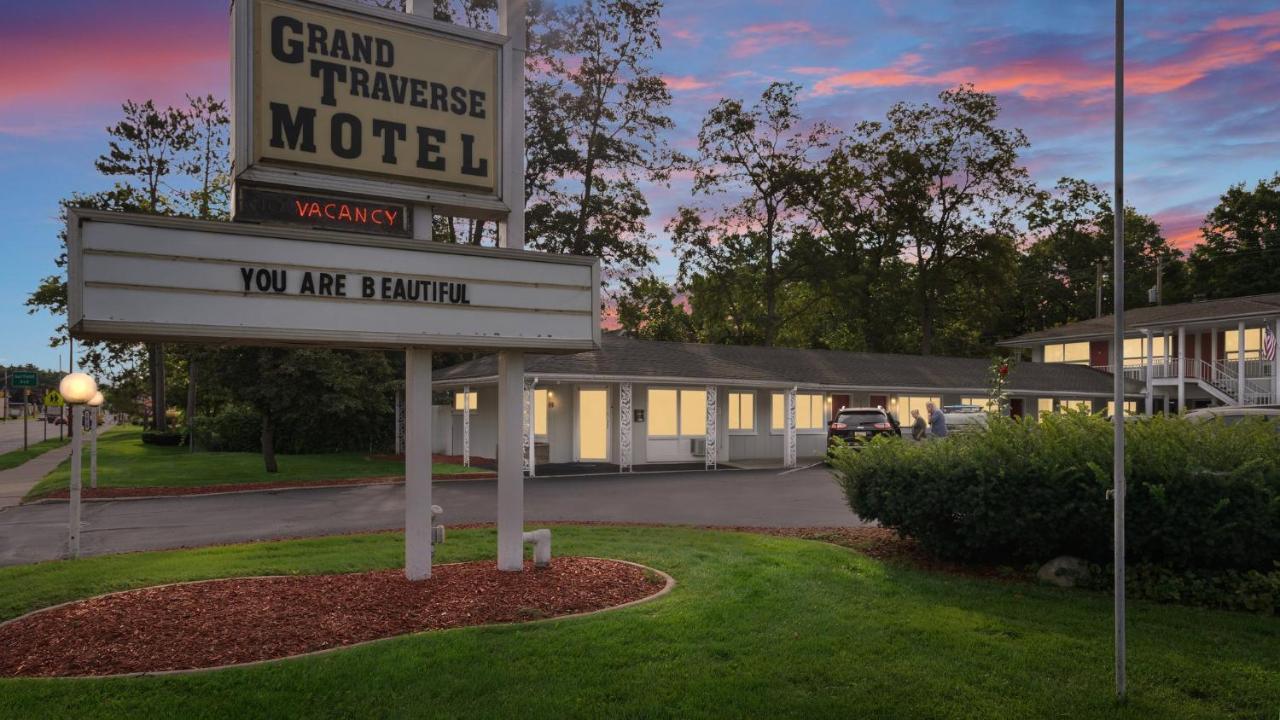Grand Traverse Motel مدينة ترافيرز المظهر الخارجي الصورة