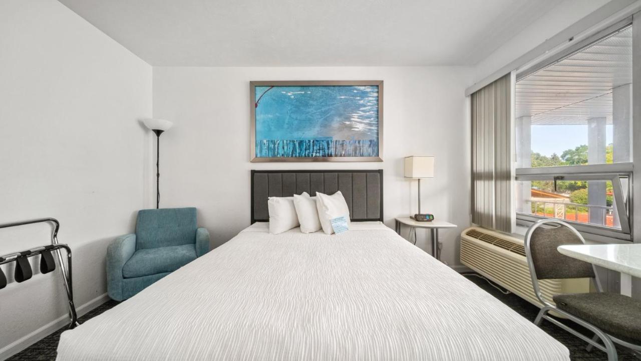 Grand Traverse Motel مدينة ترافيرز المظهر الخارجي الصورة