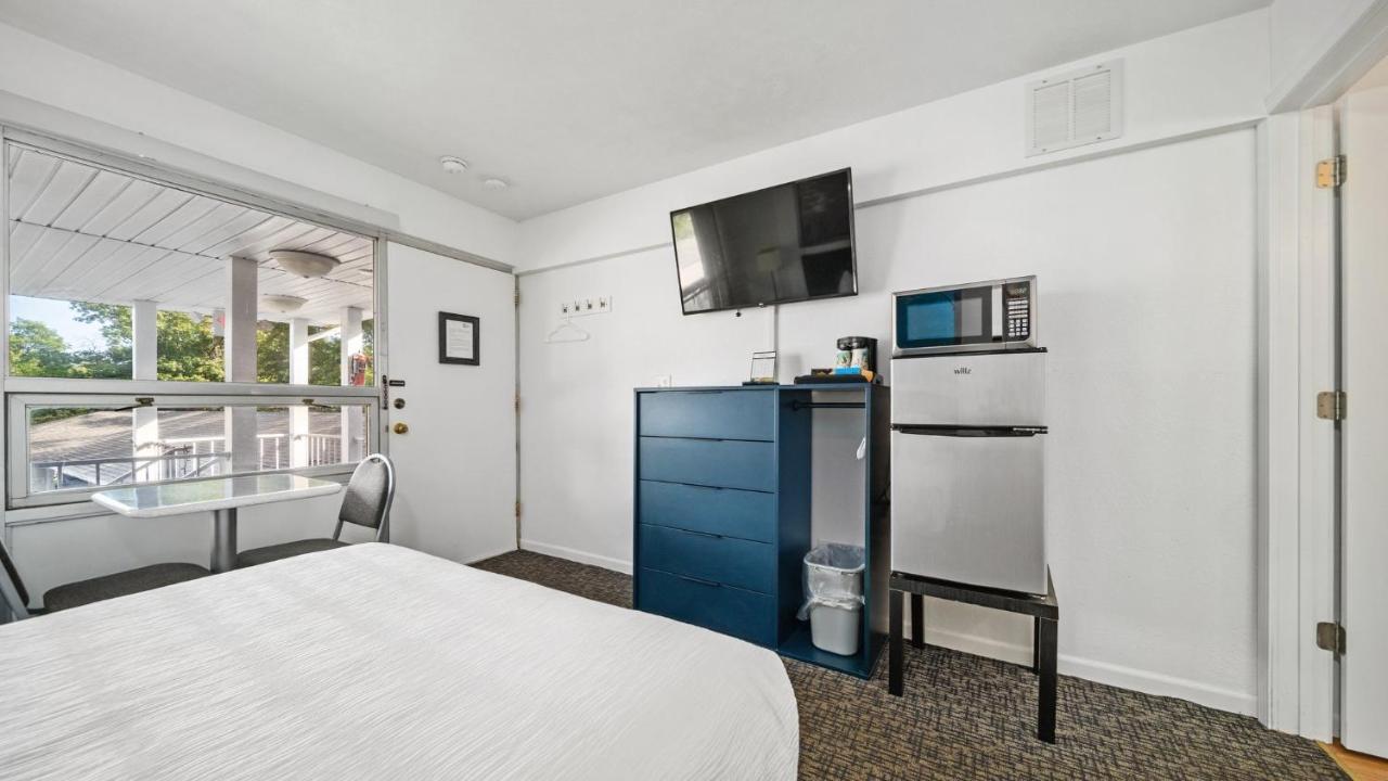 Grand Traverse Motel مدينة ترافيرز المظهر الخارجي الصورة