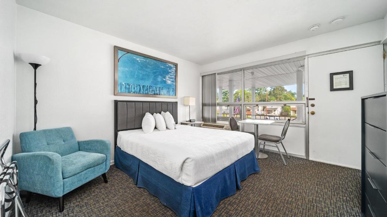 Grand Traverse Motel مدينة ترافيرز المظهر الخارجي الصورة