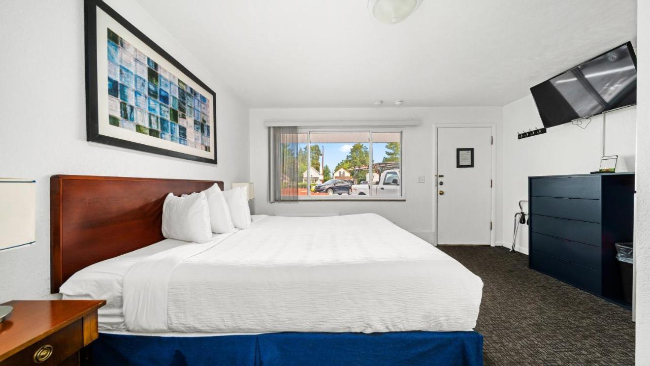 Grand Traverse Motel مدينة ترافيرز المظهر الخارجي الصورة