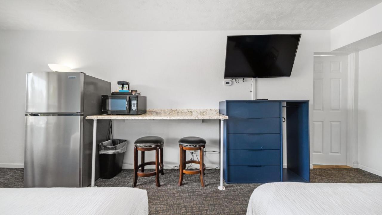 Grand Traverse Motel مدينة ترافيرز المظهر الخارجي الصورة
