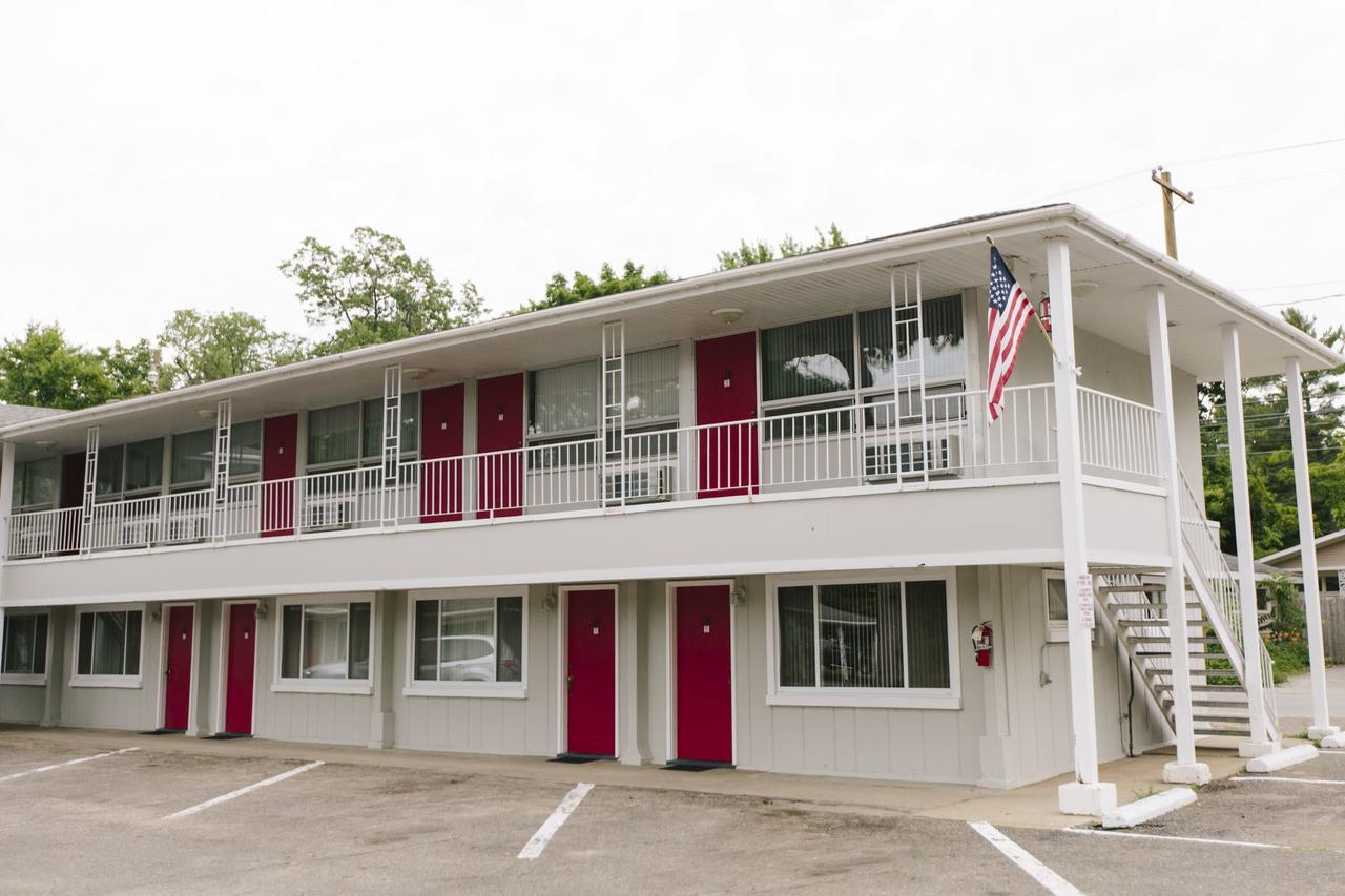 Grand Traverse Motel مدينة ترافيرز المظهر الخارجي الصورة