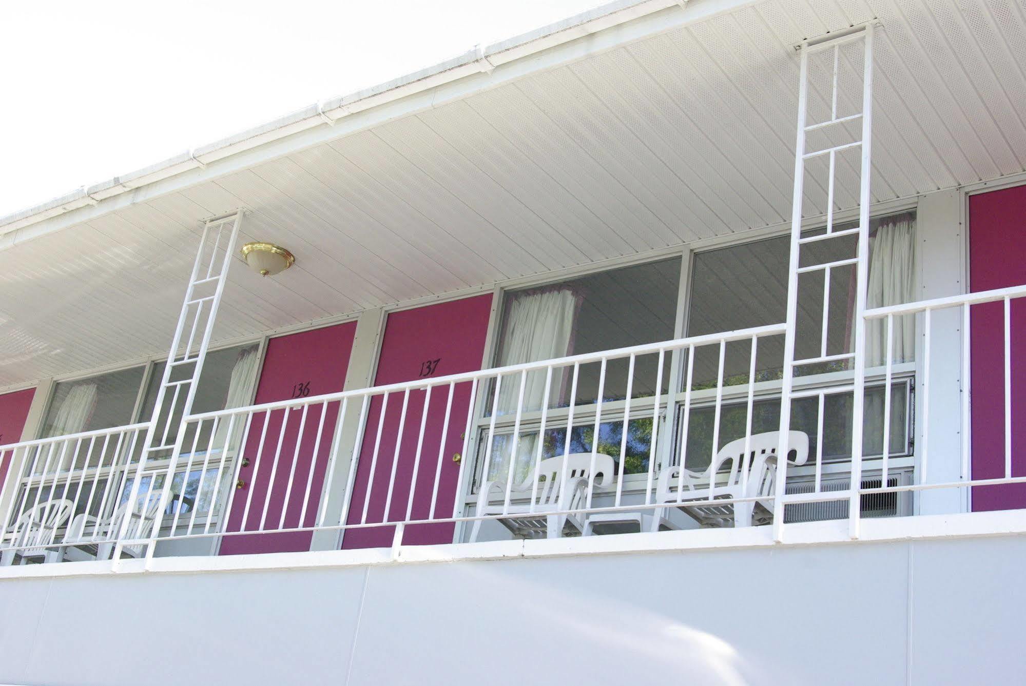Grand Traverse Motel مدينة ترافيرز المظهر الخارجي الصورة